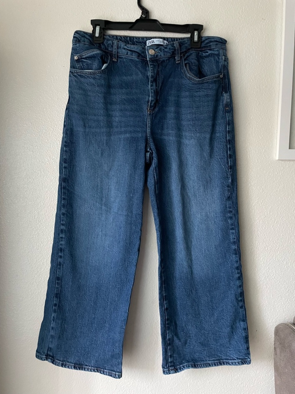 ZARA women’s Wide Leg cropped Jeans